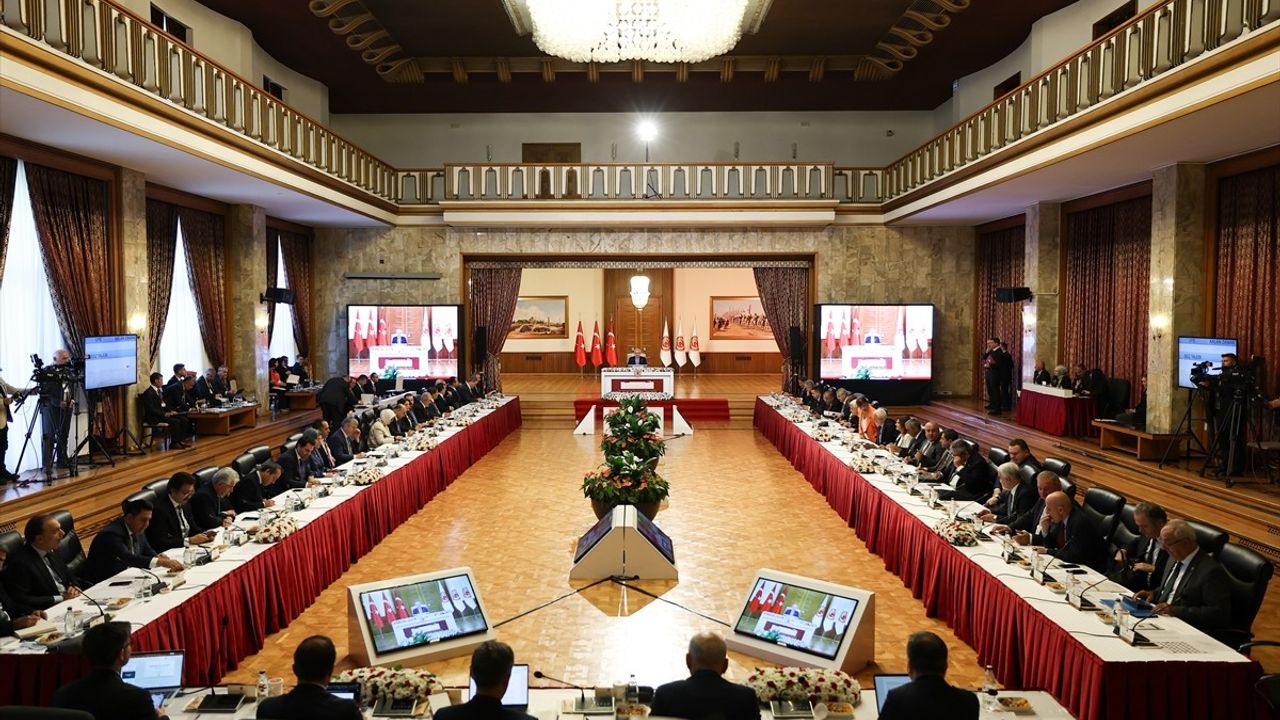 Milli Dayanışma Komisyonu Toplandı: Terörsüz Türkiye Süreci Tartışıldı
