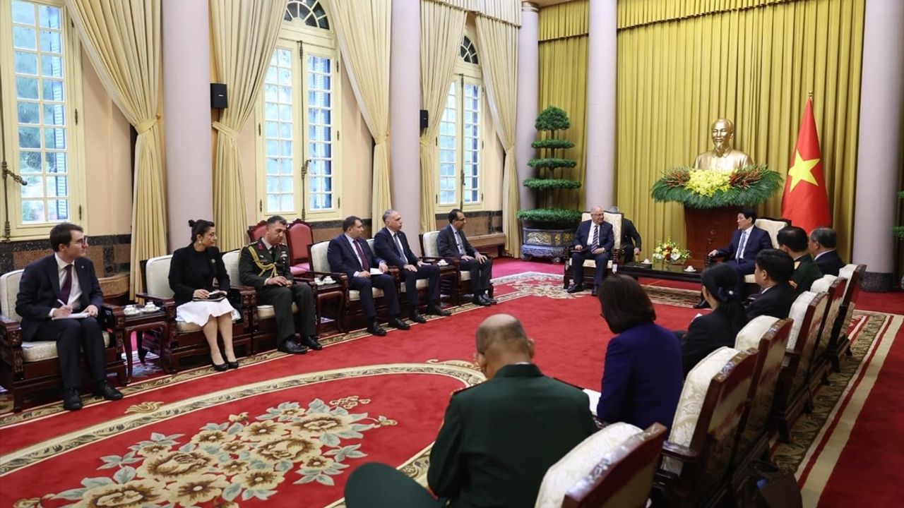 Milli Savunma Bakanı Güler'in Vietnam Ziyareti