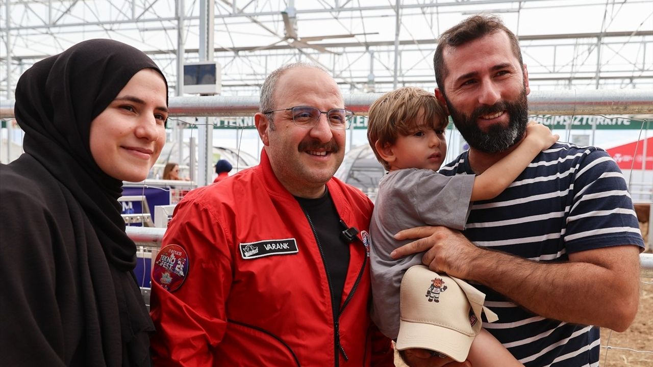 Mustafa Varank TEKNOFEST'te Tarım Teknolojilerini İnceledi