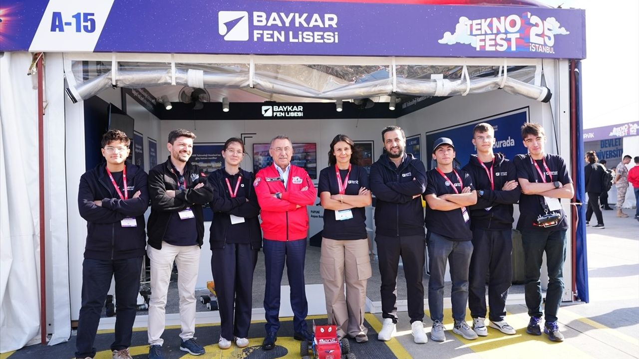 Oktay, TEKNOFEST'i Ziyaret Etti: Savunma İhracatında Yükselen Türkiye