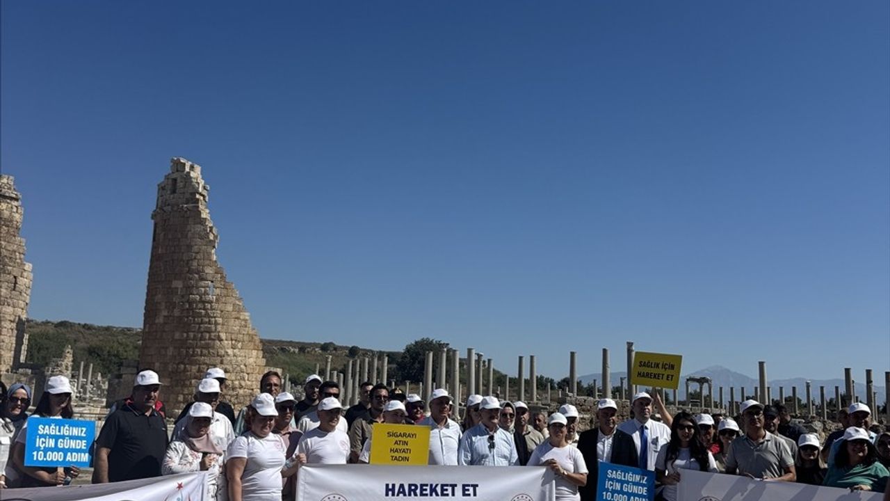 Perge Antik Kenti'nde Sağlıklı Yaşam Etkinliği Düzenlendi