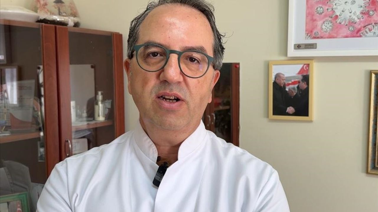 Prof. Dr. Alper Şener'den 65 Yaş Üstü Bireylere Grip Aşısı Çağrısı
