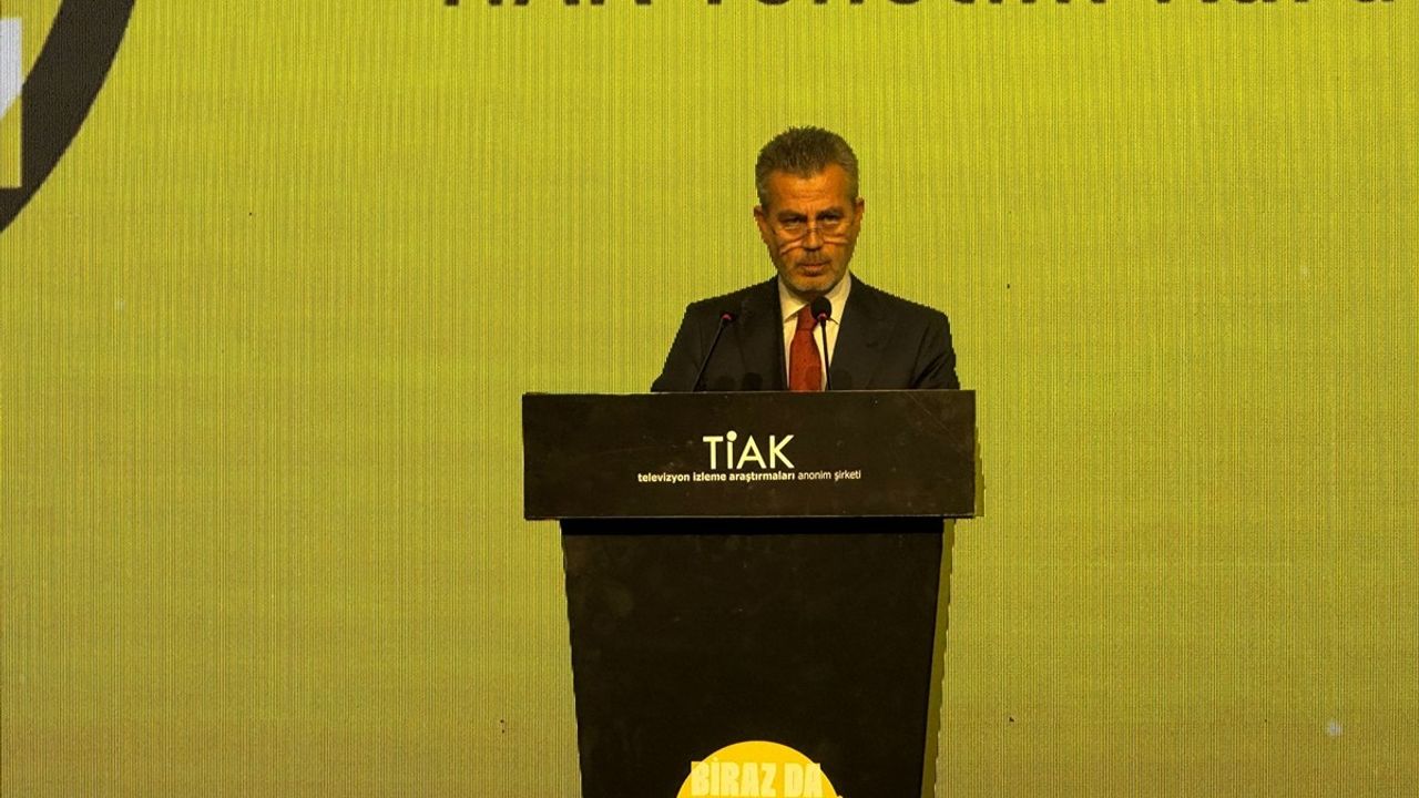 Rekabetin Kıyısında: İstanbul'da Televizyonun Gücü Masaya Yatırıldı