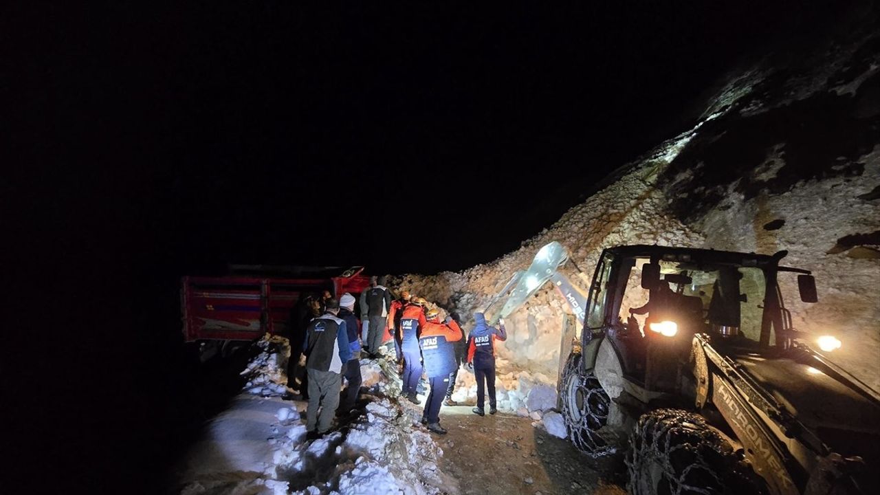 Rize'de Çığ Faciasında Mahsur Kalan 15 Kişi Kurtarıldı