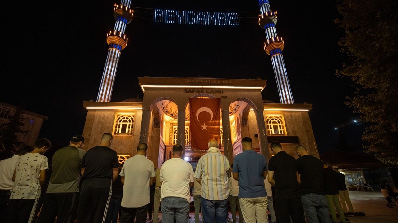 Sakarya ve Düzce'de Mevlit Kandili Coşkusu