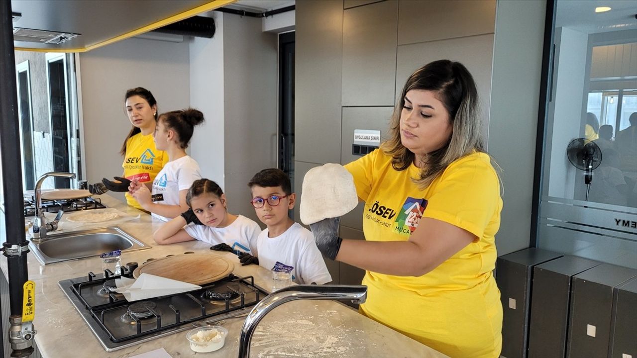 Samsun'da Lösemili Çocuklarla Pizza Şenliği