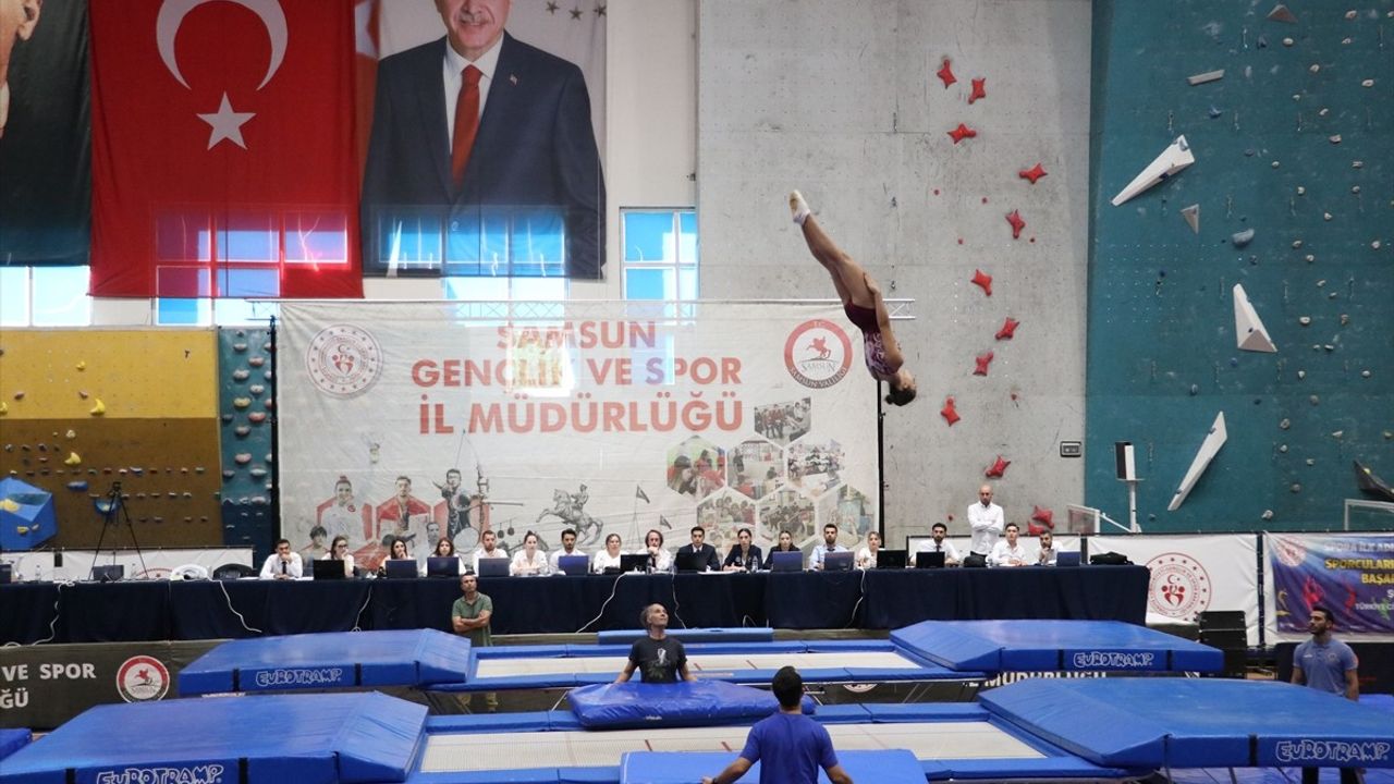 Samsun'da Trampolin Cimnastik Kulüpler Arası Türkiye Şampiyonası Gerçekleştirildi