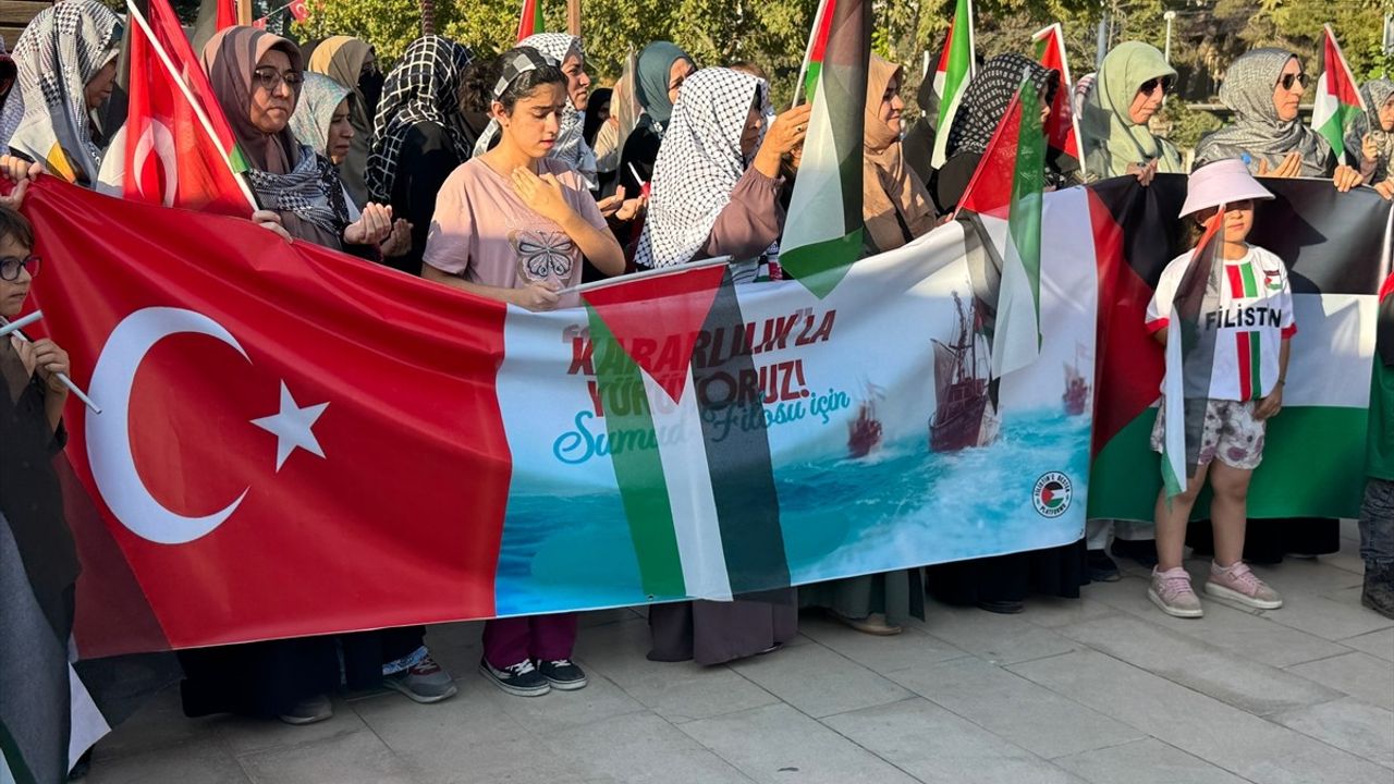 Şanlıurfa ve Kilis'te Küresel Sumud Filo'suna Destek Eylemi