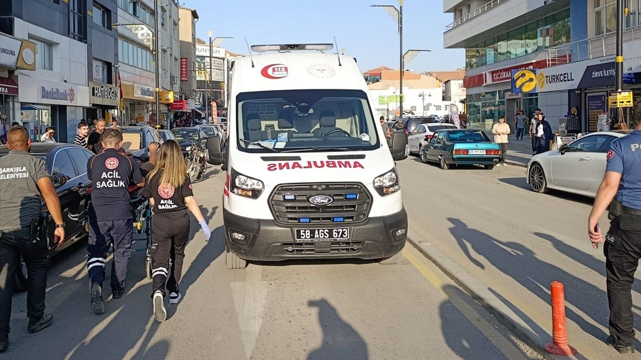 Sivas'ta Motosiklet Kazası Güvenlik Kamerasında