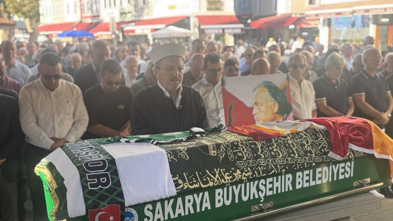 Spor Yazarı Oğuz Dizer Sakarya'da Son Yolculuğuna Uğurlandı