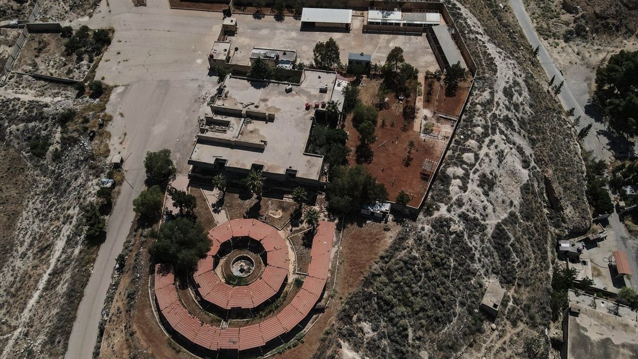 Suriye'de Alıkonulan ABD'li Gazeteci Tice'ın Tutulduğu Yer Görüntülendi