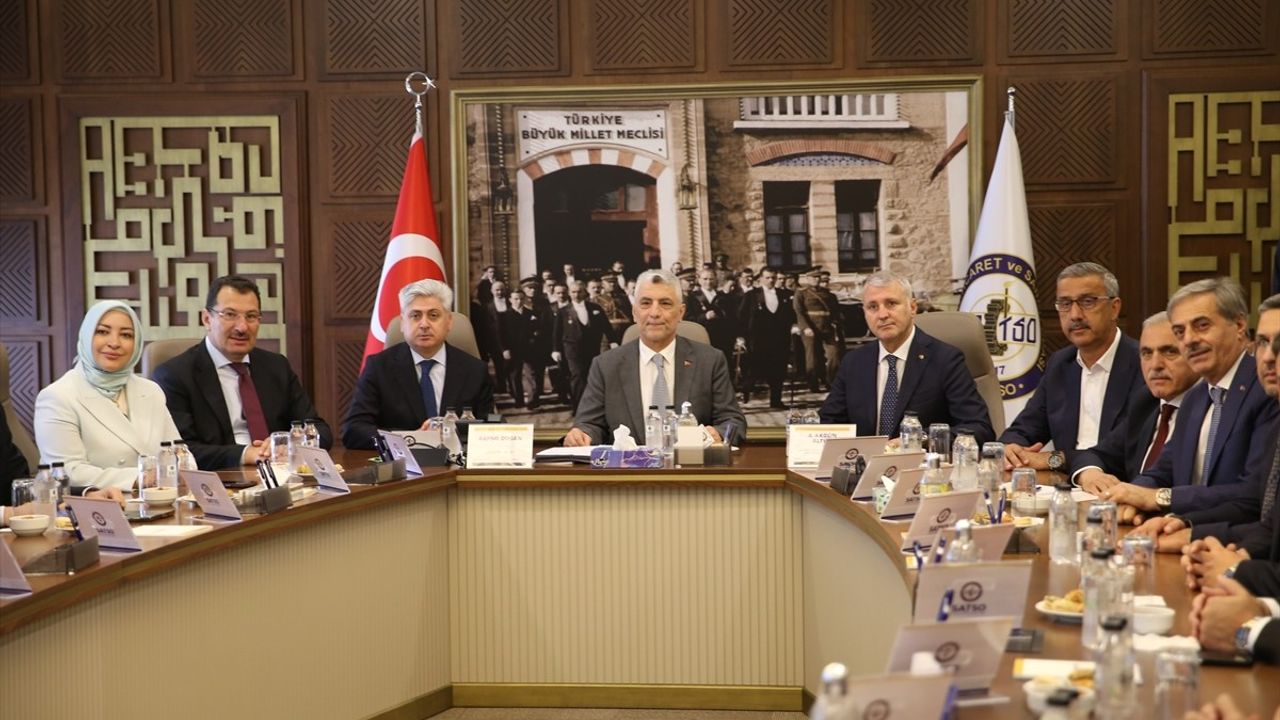 Ticaret Bakanı Ömer Bolat Sakarya'da Ziyaretlerde Bulundu