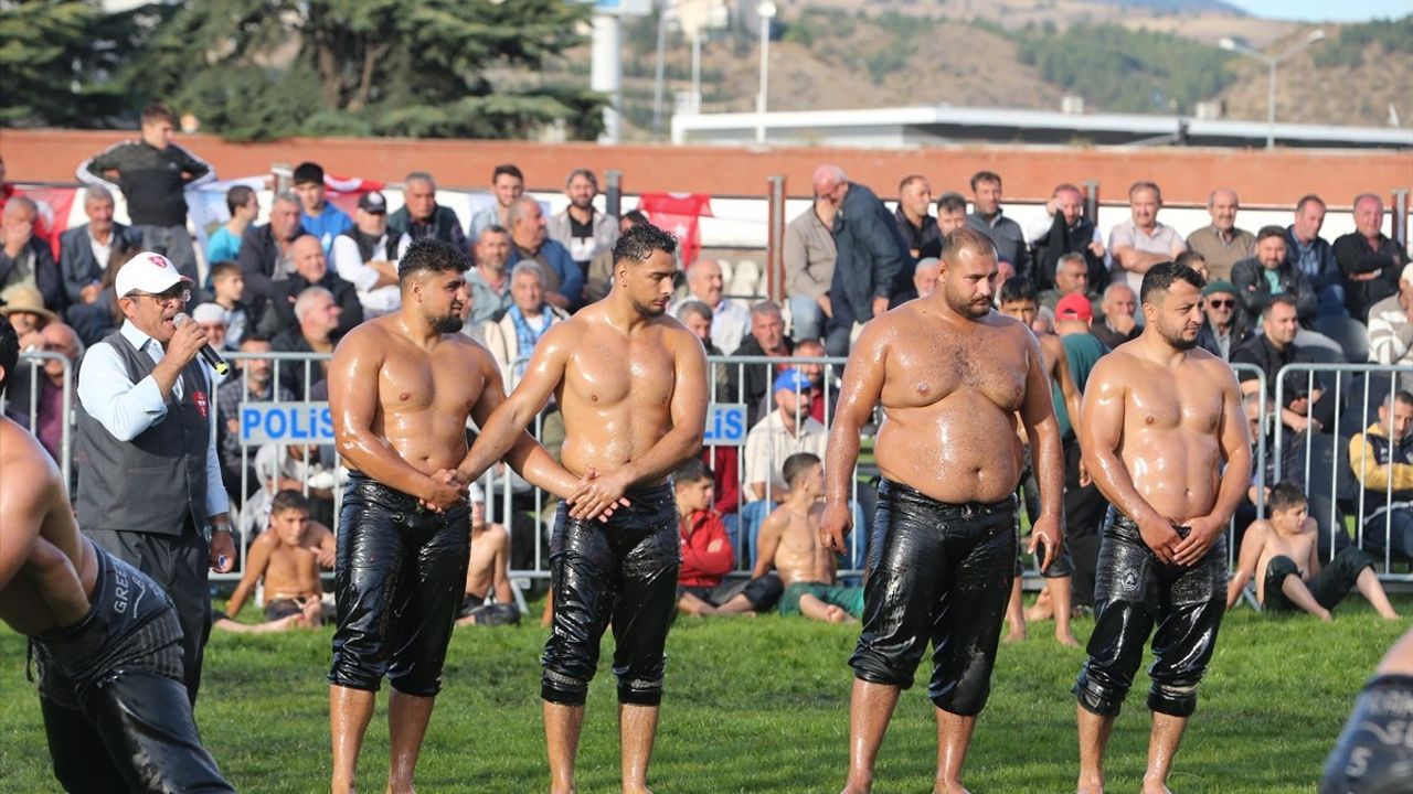 Tokat’ta 1. Ali Yücel Yağlı Pehlivan Güreşleri Düzenlendi