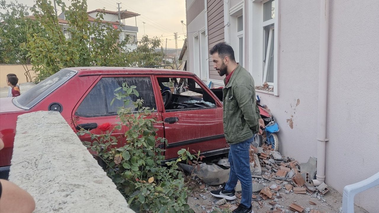 Tokat'ta Elektrikli Bisiklet ve Araç Kazası: 3 Çocuk Yaralı