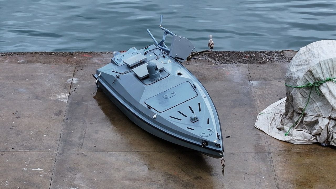 Trabzon'da Balıkçılar İnsansız Deniz Aracı Buldu