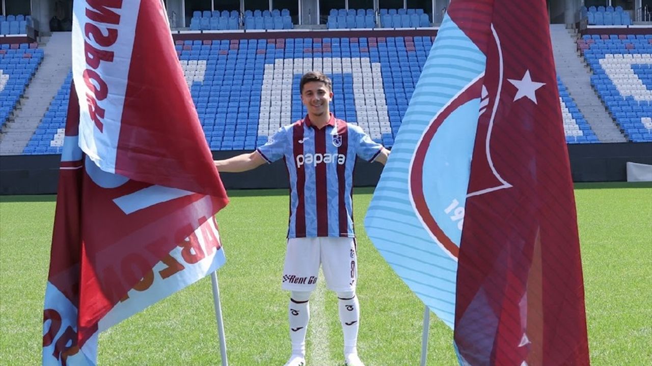 Trabzonspor, Faslı Orta Saha Oyuncusu Bouchouari ile Anlaştı