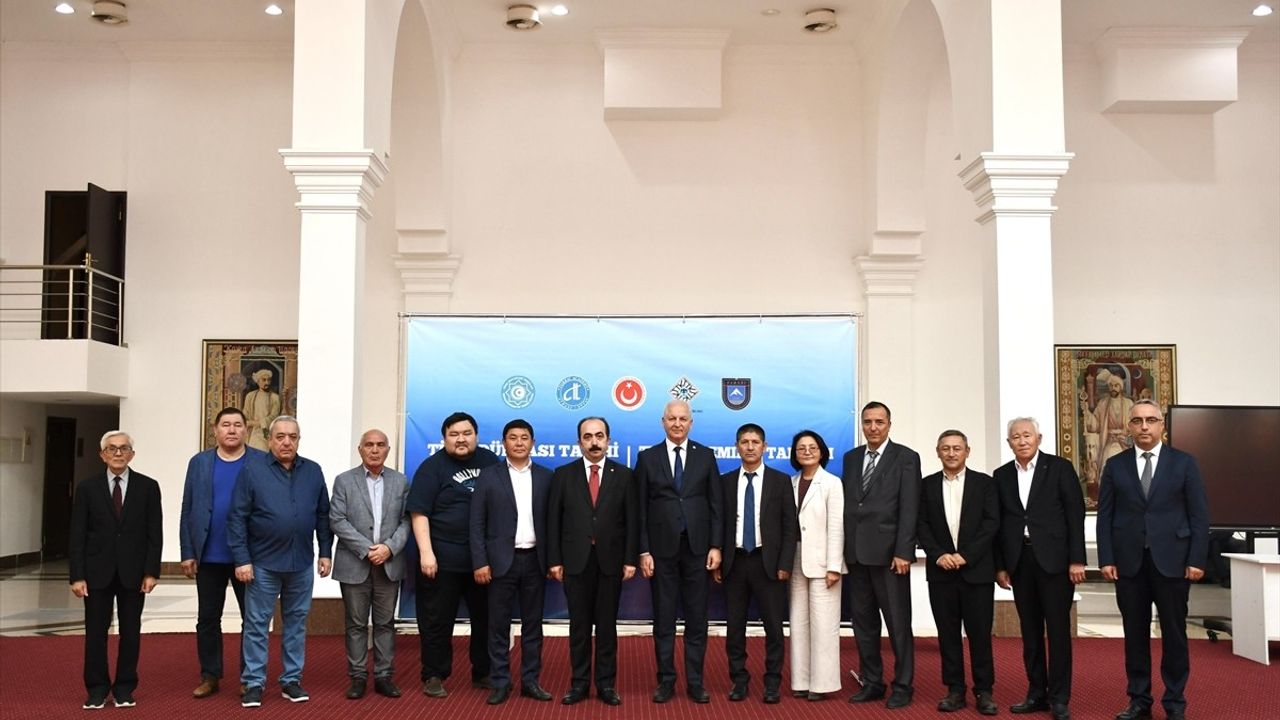 Türk Ülkeleri Tarihine Yönelik Ortak Çalışma Toplantısı