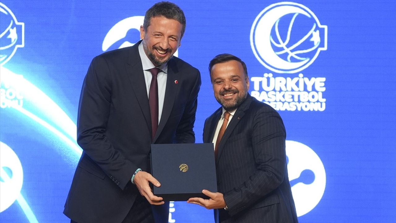 Turkcell ve Türkiye Basketbol Federasyonu'ndan Tarihi Sponsorluk Anlaşması