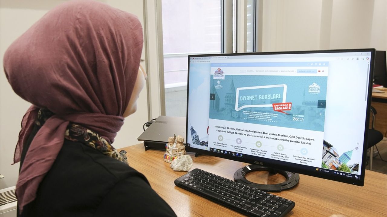 Türkiye Diyanet Vakfı Burs Programları Başvuruları Başladı