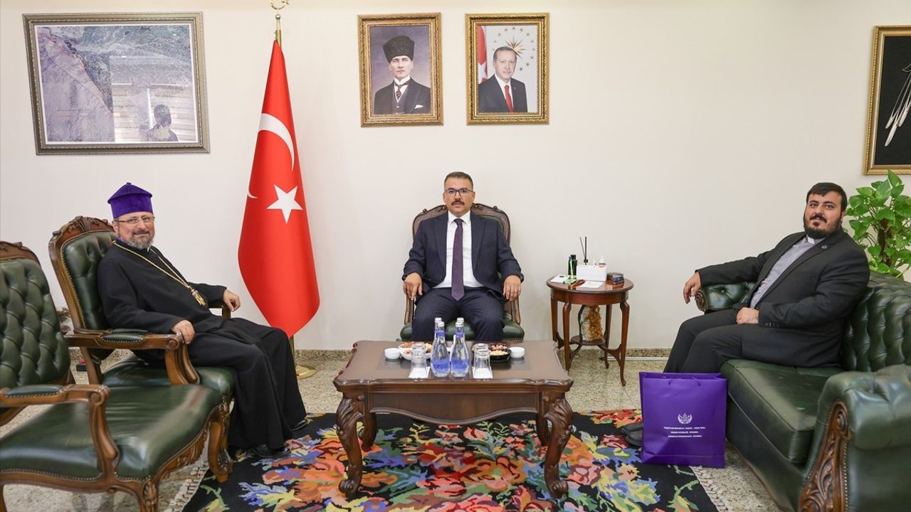 Türkiye Ermenileri Patriği Maşalyan, Iğdır Valisi Ercan Turan'ı Ziyaret Etti
