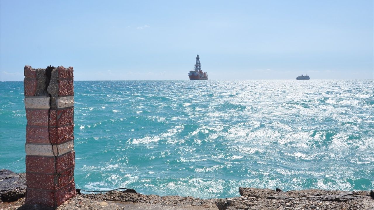 Türkiye'nin Enerji Filosuna Yeni Sondaj Gemisi Katıldı