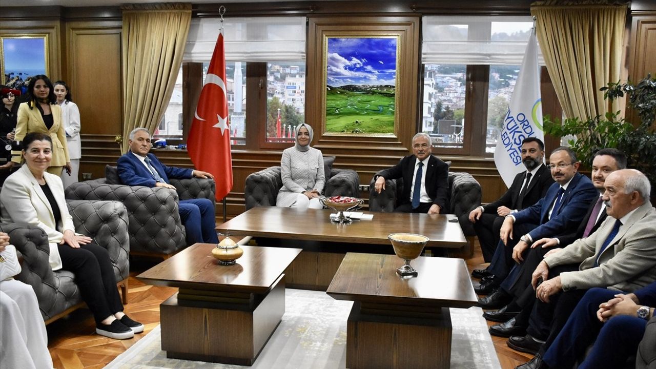Türkiye'nin Geleceği Gençlerin Eliyle Şekillenecek