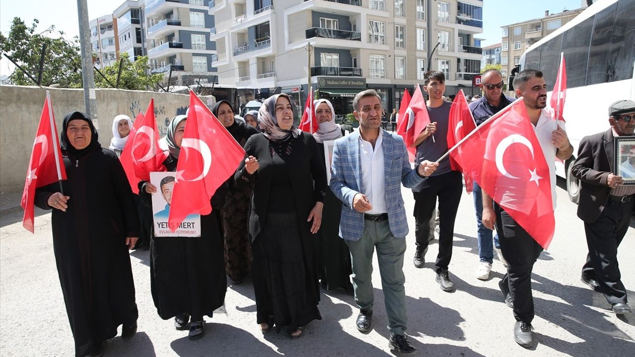 Van'da Çocukları Dağa Kaçırılan Ailelerin Eylemi Devam Ediyor