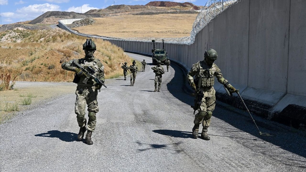 Van-Iran Sınırında Güvenlik Duvarı Projesi İlerliyor