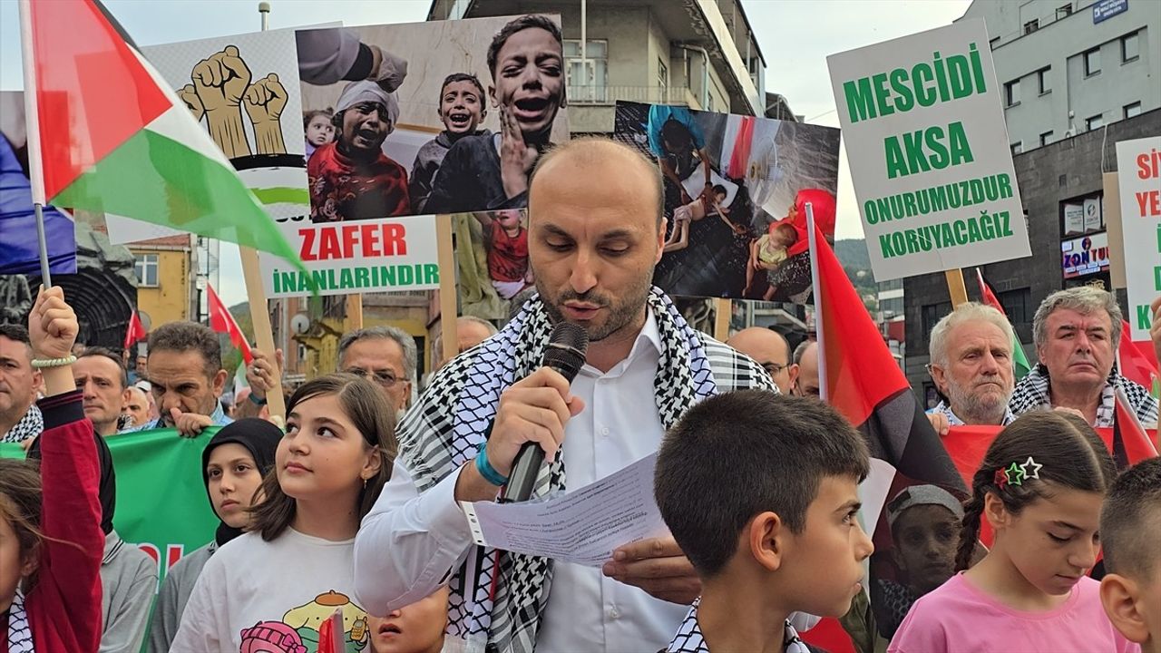 Zonguldak'ta Filistin ve Küresel Sumud Filosu'na Destek Yürüyüşü Gerçekleşti