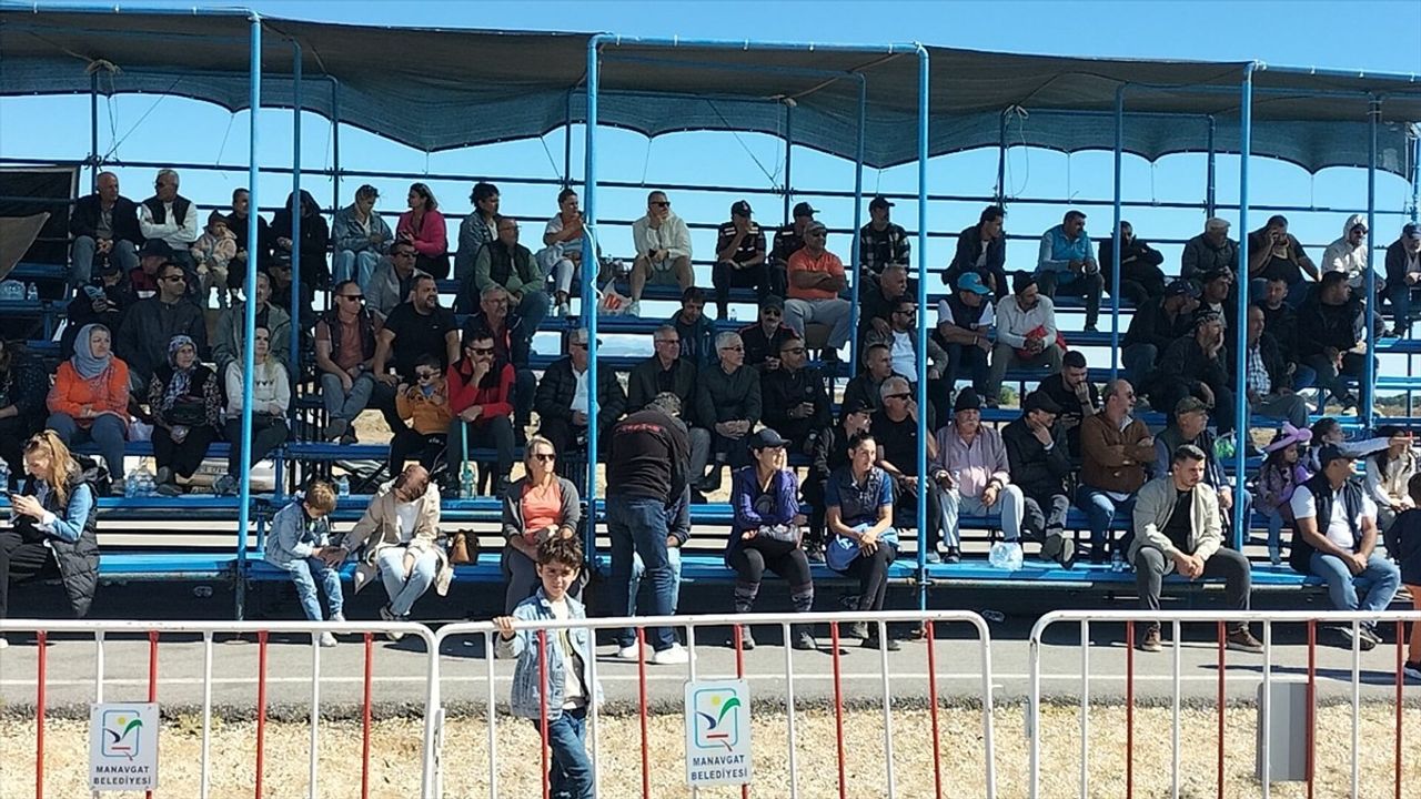 16. Manavgat Side Geleneksel Rahvan At Yarışları Gerçekleşti