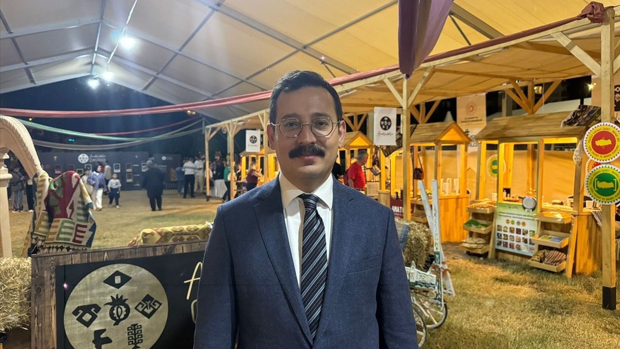 Adana'da Anadoludakiler Pazarı Ziyaretçilere Kapılarını Açtı