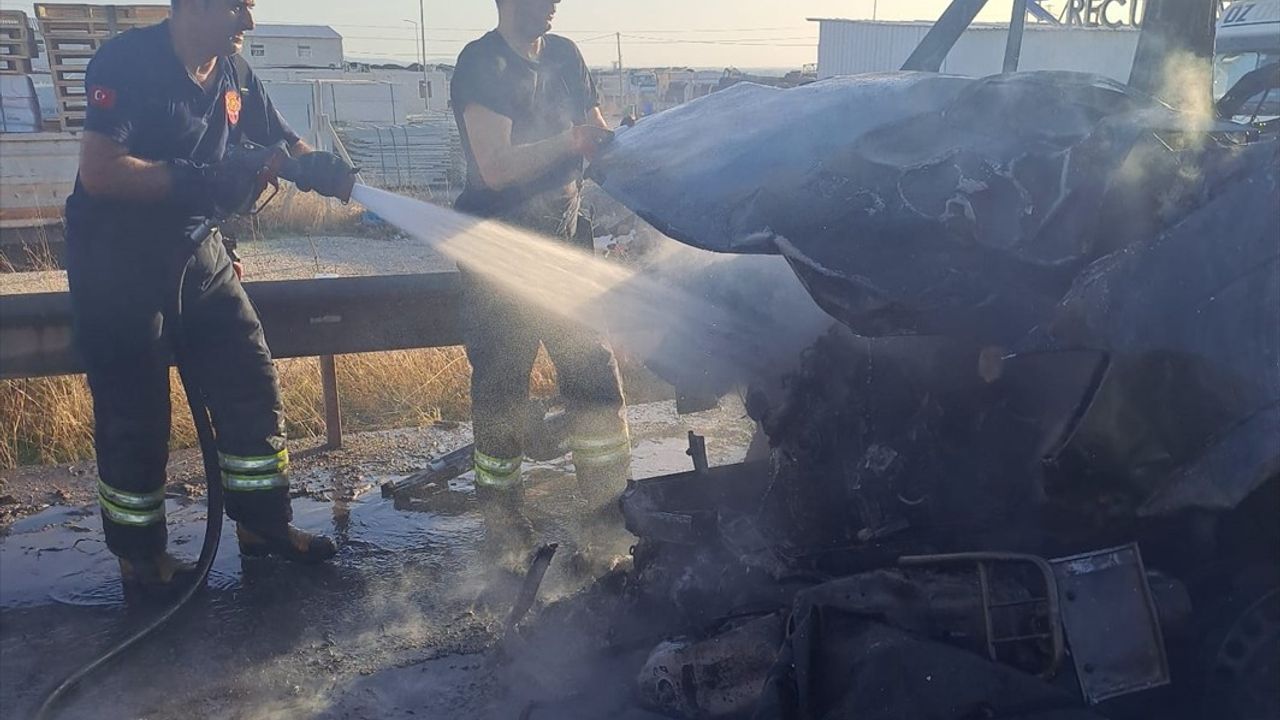 Adana'da Motosiklet Kazası: İşçi Servisi Sürücüyü Hayatından Etti