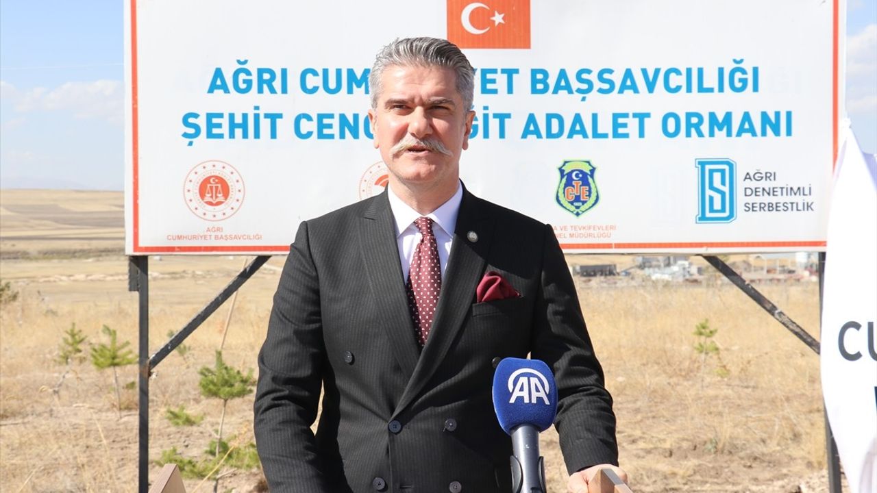 Ağrı'da Yükümlüler Yeni Bir Başlangıç İçin Fidan Diktiler