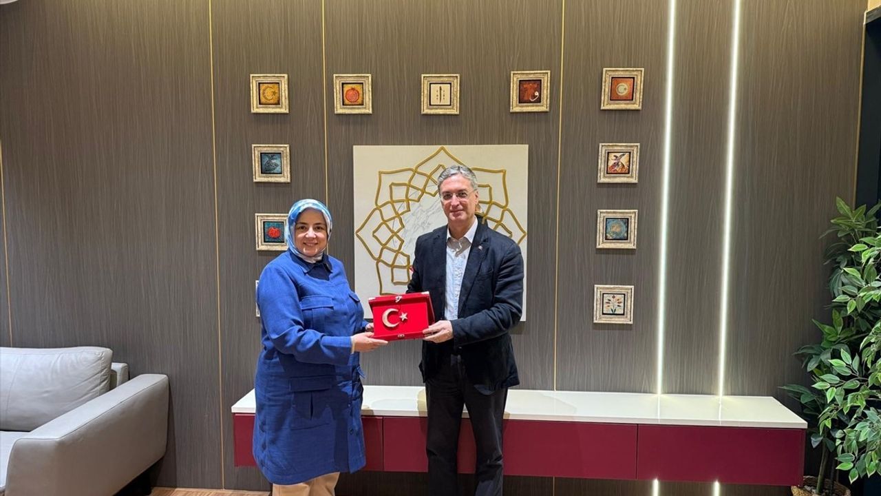AK Parti Kadın Kolları Başkanı Tuğba Işık Ercan'ın Malezya Ziyareti ve Kadınların Güçlendirilmesi