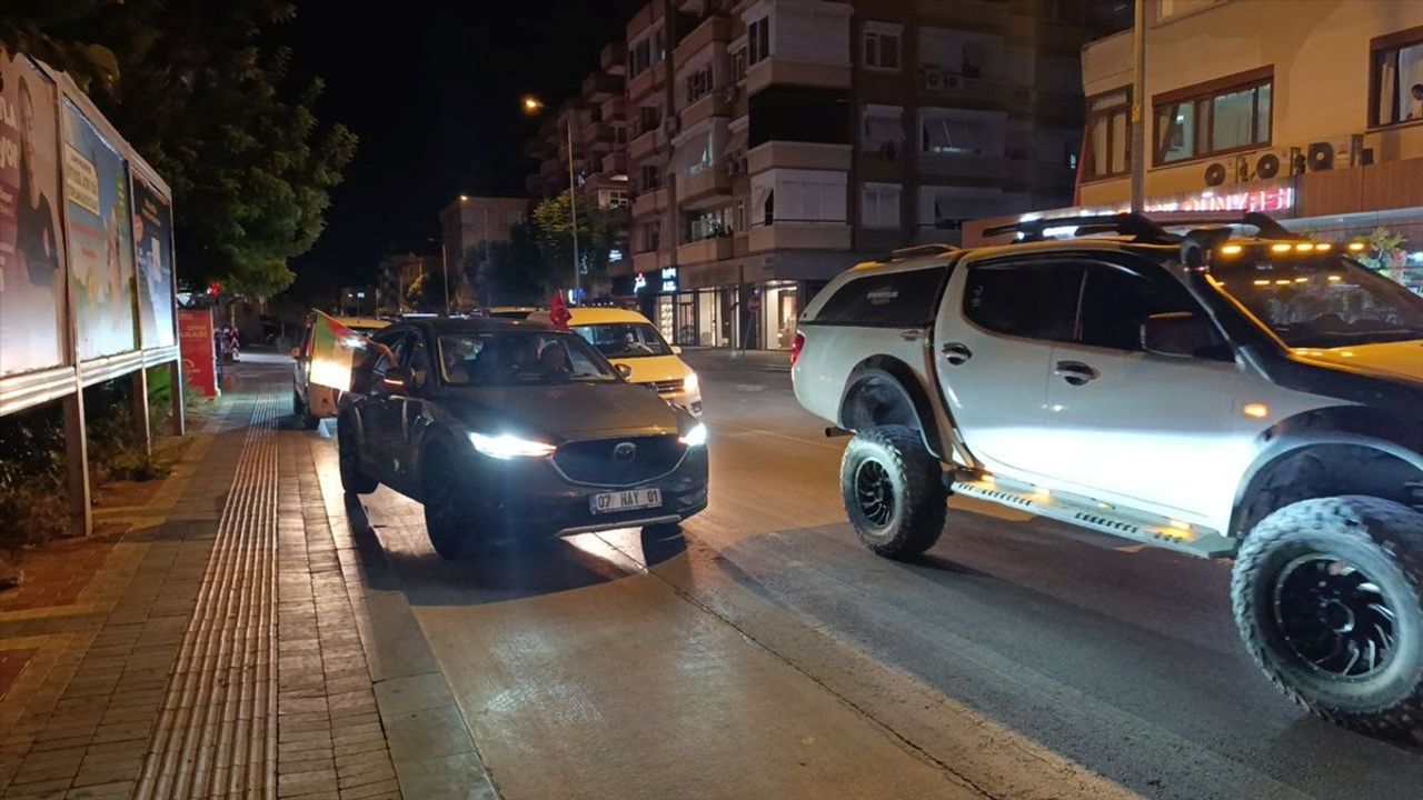 Alanya'da Gazze'ye Destek Konvoyu Düzenlendi