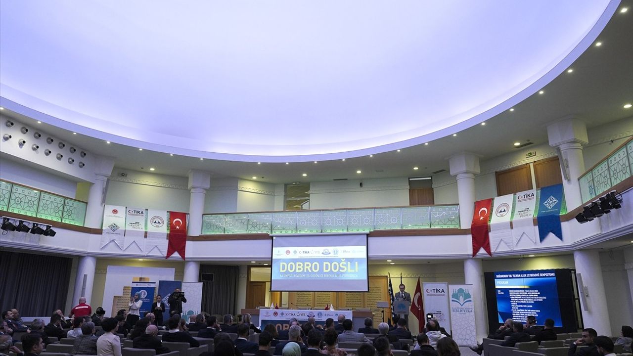 Aliya İzetbegoviç'in 100. Yılı Sempozyumu Bosna Hersek'te Başladı