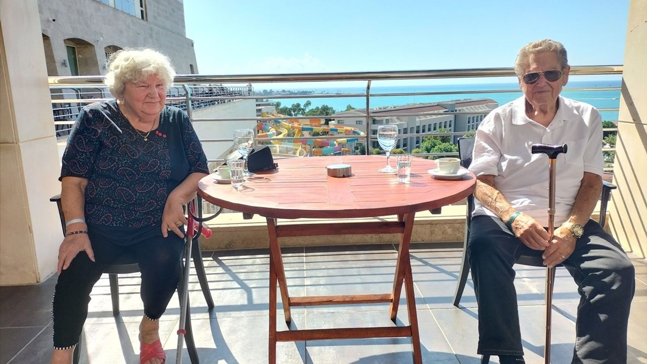 Alman Çiftin Antalya Aşkı: 28 Yıldır Değişmeyen Tatil Geleneği