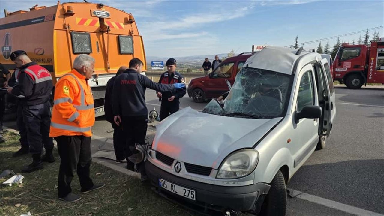 Amasya'da Trafik Kazası: 4 Kişi Hayatını Kaybetti