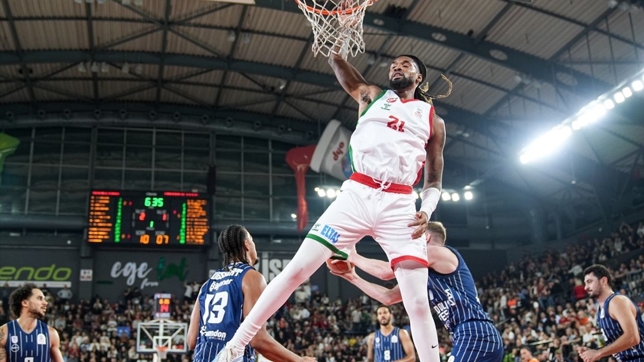 Anadolu Efes'den Karşıyaka'ya Deplasmanda Farklı Zafer
