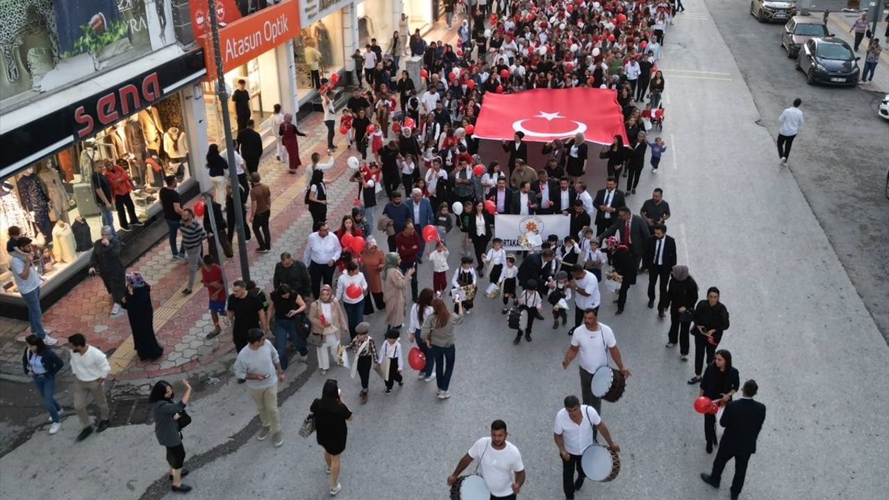 Anaokulu Öğrencilerinden Cumhuriyet Kutlaması