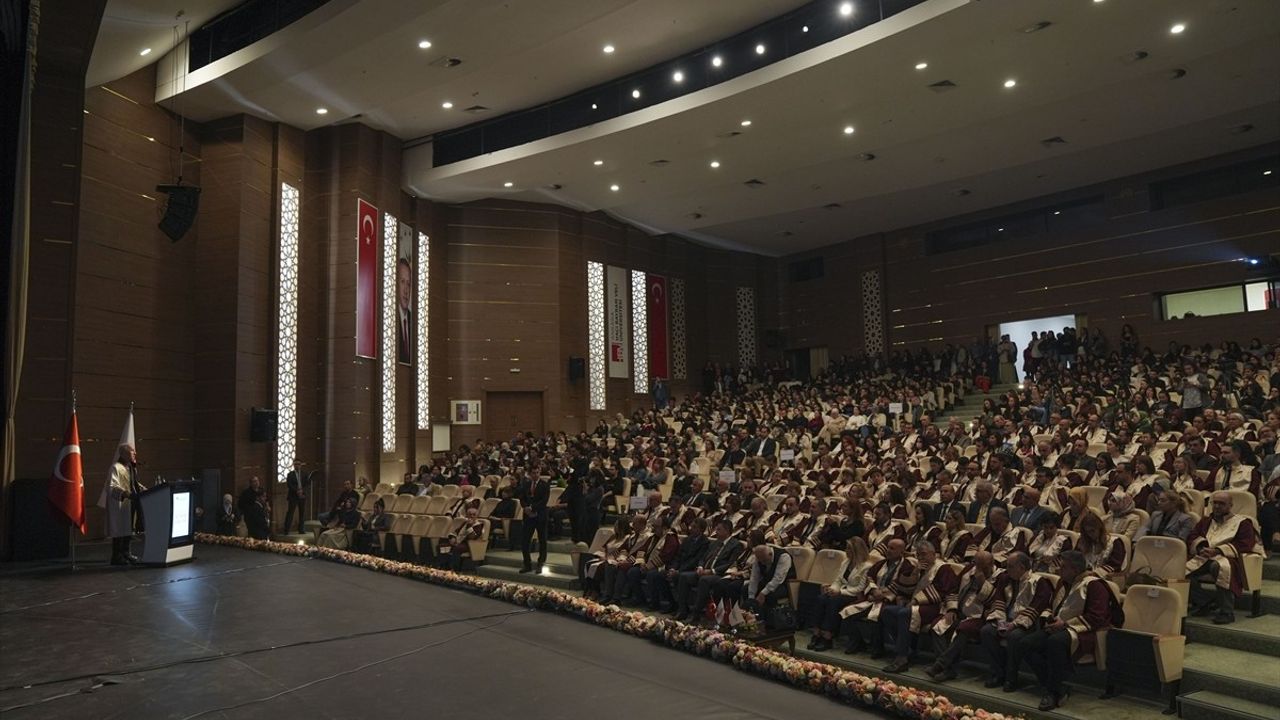 Ankara Hacı Bayram Veli Üniversitesi 2025-2026 Akademik Yılı Töreni Düzenlendi