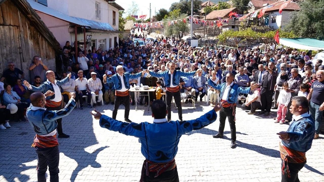 Antalya'da 2. Yazır Üzümü Şenliği Coşku ile Kutlandı