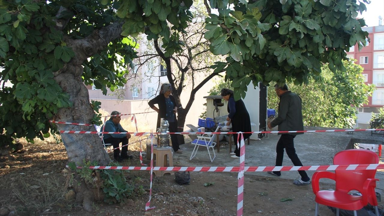 Antalya'da Göçükten Zarar Gören Ailelerin Bekleyişi Devam Ediyor