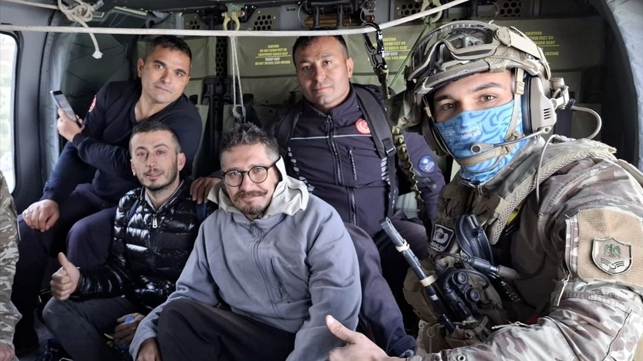 Antalya'da Mahsur Kalan Jeoloji Mühendisleri Kurtarıldı