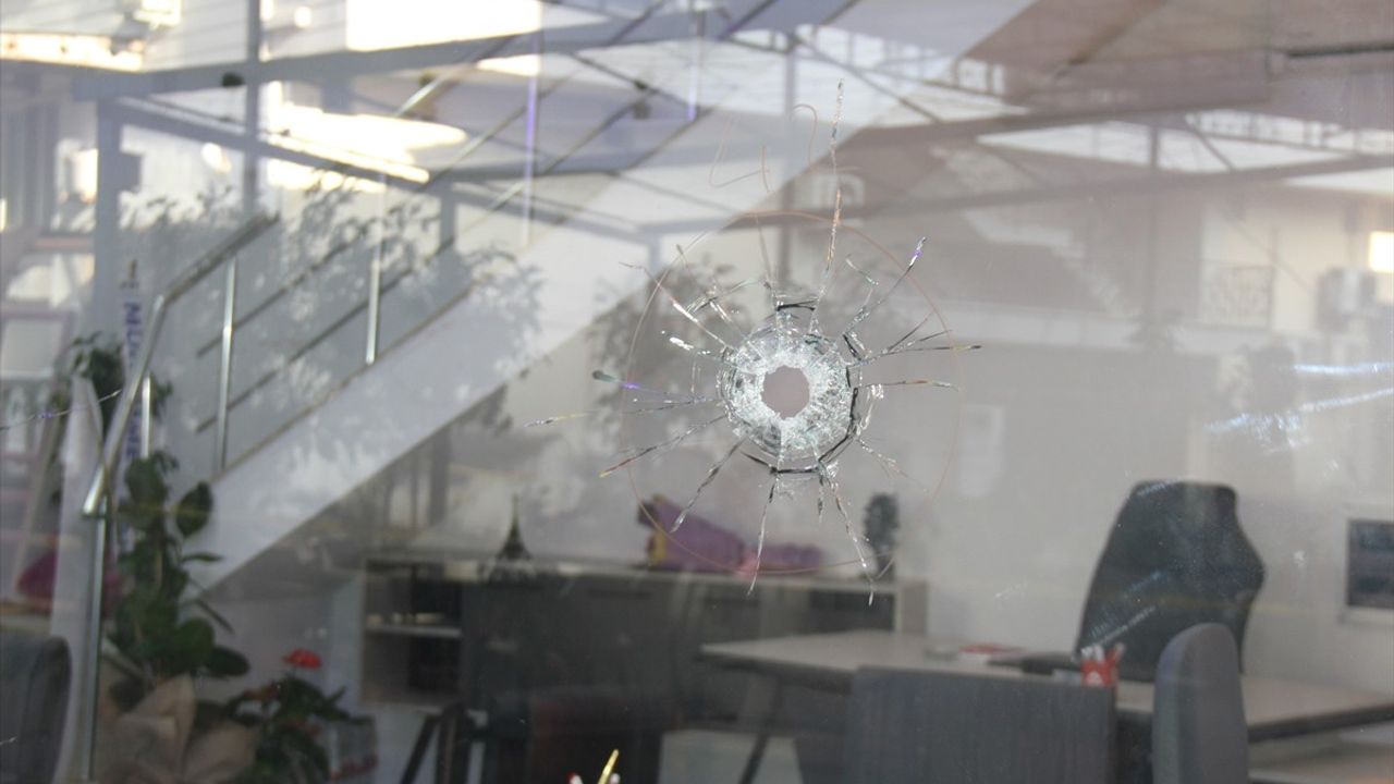 Antalya'da Silahlı Kavga: 2 Ölü, 1 Yaralı