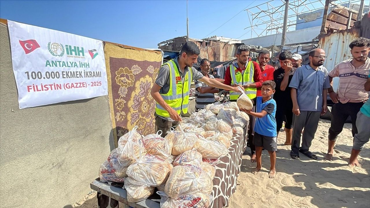 Antalya İHH'dan Gazze'ye 100 Bin Ekmek Desteği