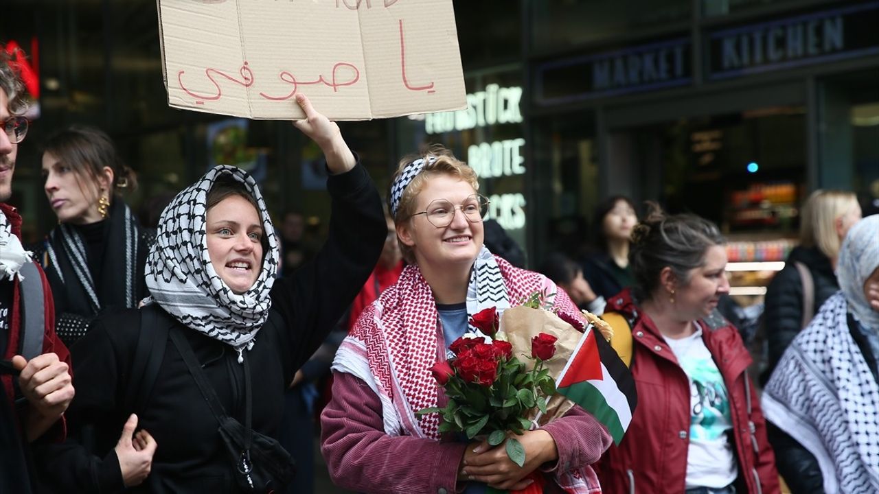 Avusturyalı Aktivistler Küresel Sumud Filosu'ndan Ülkeye Döndü