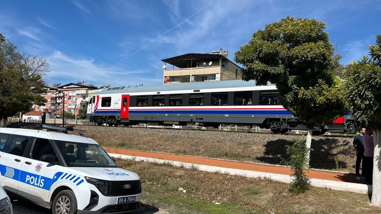 Aydın'da Tren Kazası: Torununu Kurtaran Kadın Yaralandı