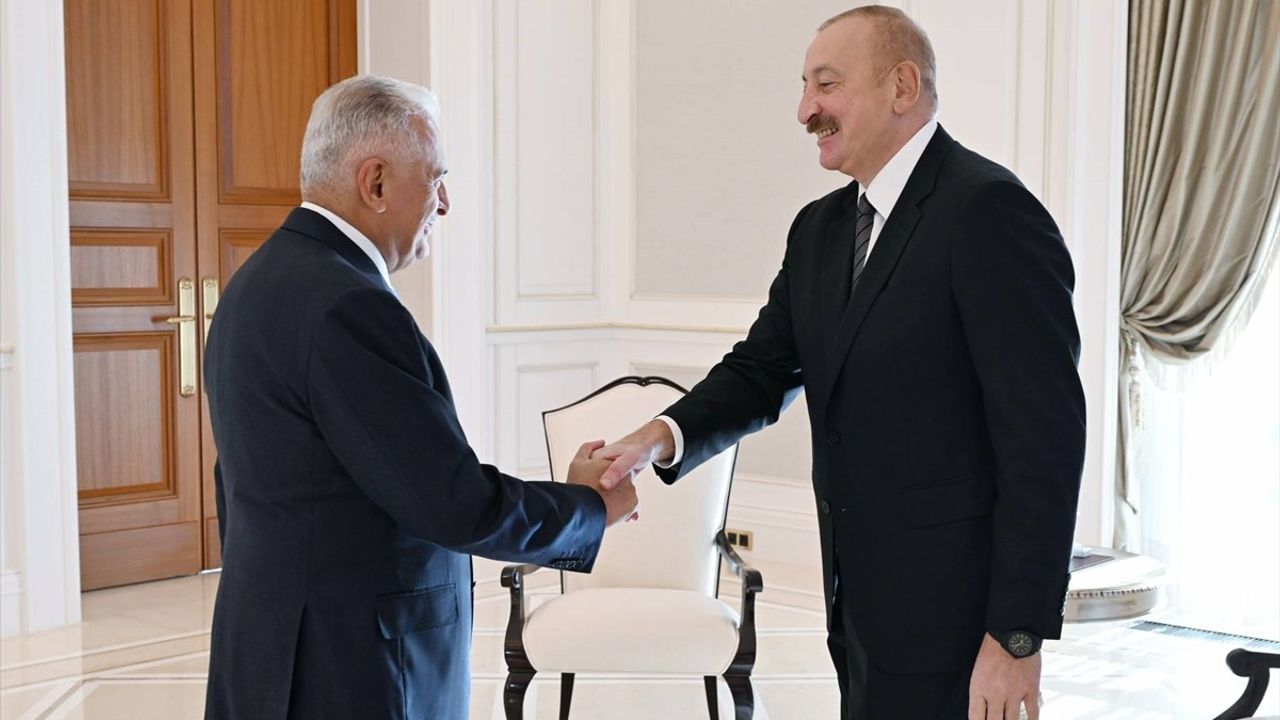 Azerbaycan Cumhurbaşkanı Aliyev, TDT Aksakallar Konseyi Başkanı Yıldırım'ı Ağırladı