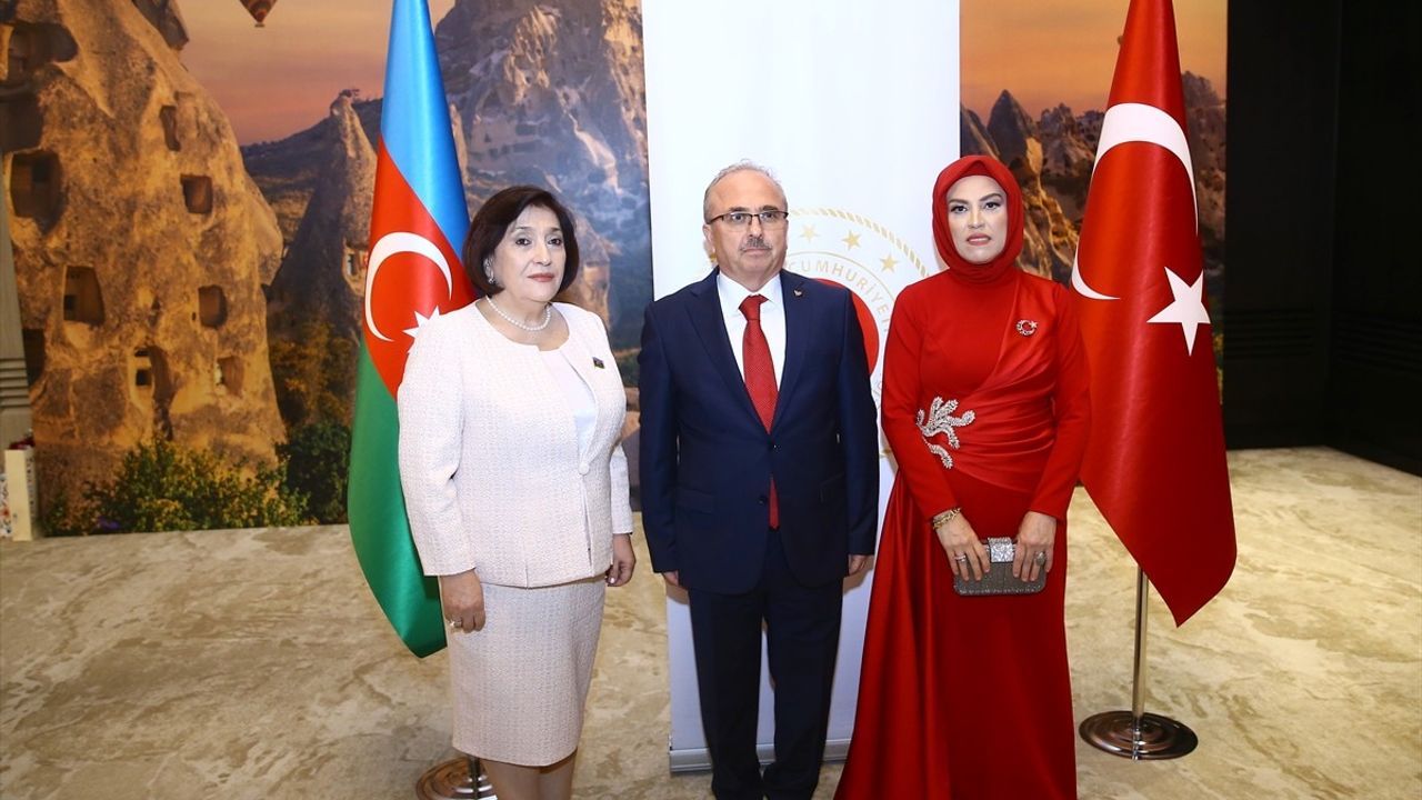 Azerbaycan'da Türkiye Cumhuriyeti 102. Yılı Kutlandı